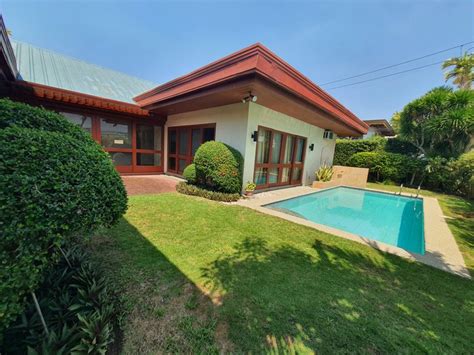 Alabang, Muntinlupa, Metro Manila House and lot For Rent .